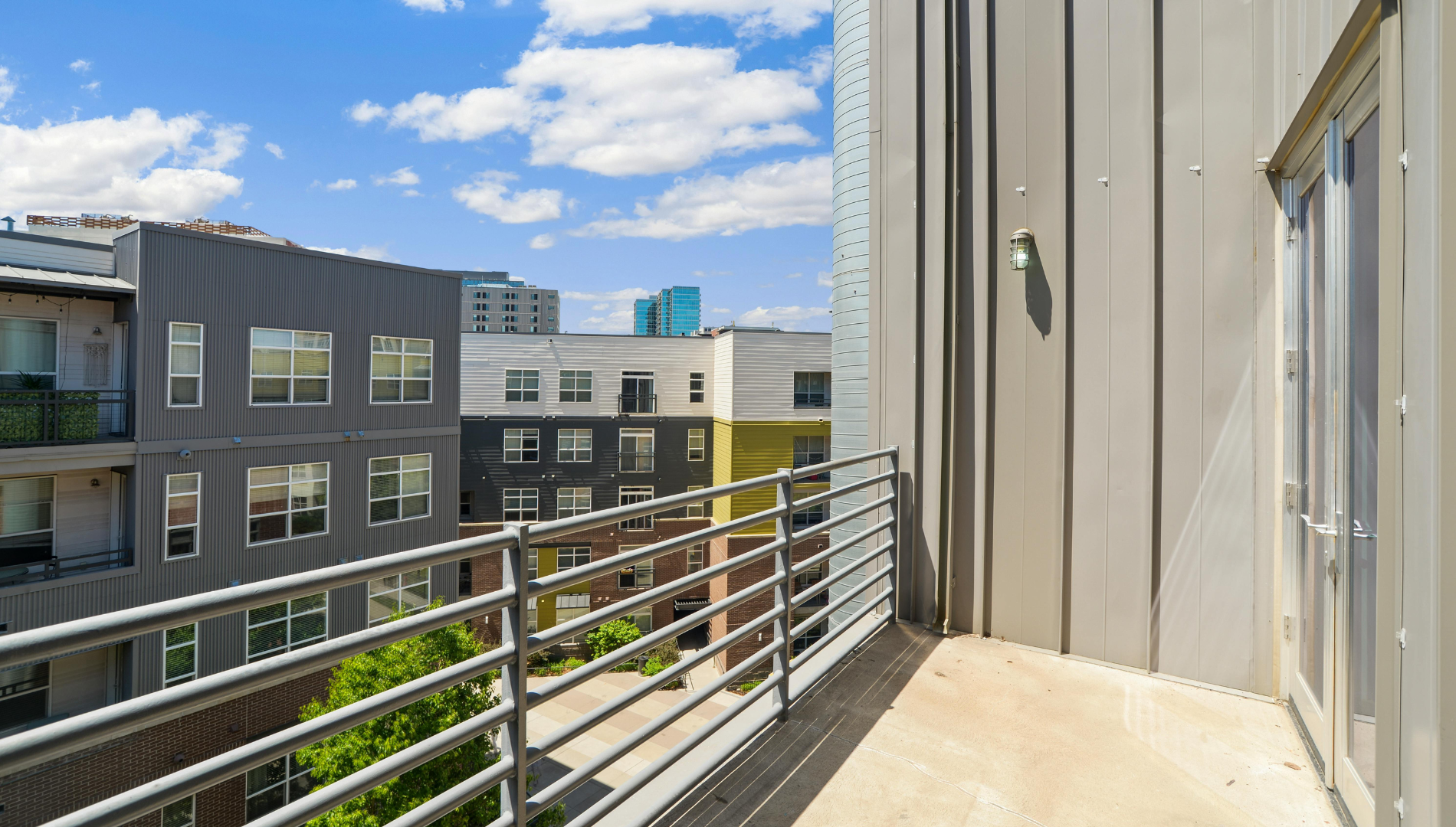 バルコニー・テラス・ポーチ